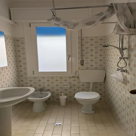 Located Just Steps From The Sea Apartment *