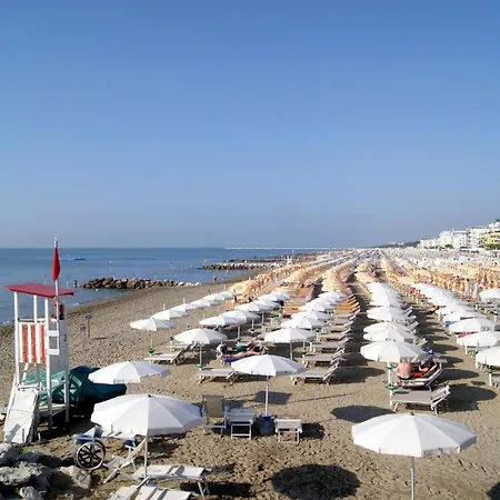 Located Just Steps From The Sea شقة